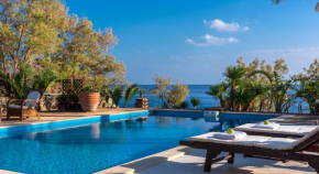 Отель Beachfront Luxury Villa South Crete, 500m to Restaurant & BBQ!!  Агия 